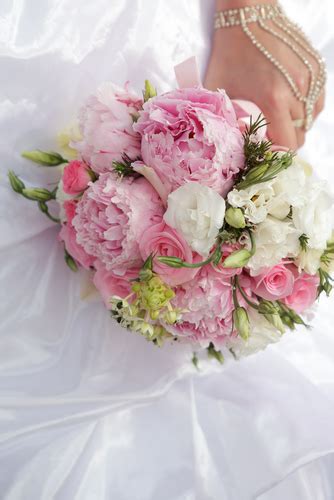 If The Ring Fits The 10 Most Popular Wedding Flowers