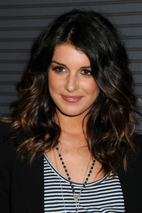 The series introduces annie wilson (shenae grimes) and her adopted brother dixon (tristan wilds). Shenae - Annie Wilson Photo (32157875) - Fanpop