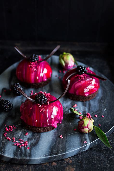 Hier findest du tips und tricks rund um das thema mirror glaze. Espresso Mousse Torte mit Mirror Glaze | Seelenschmeichelei