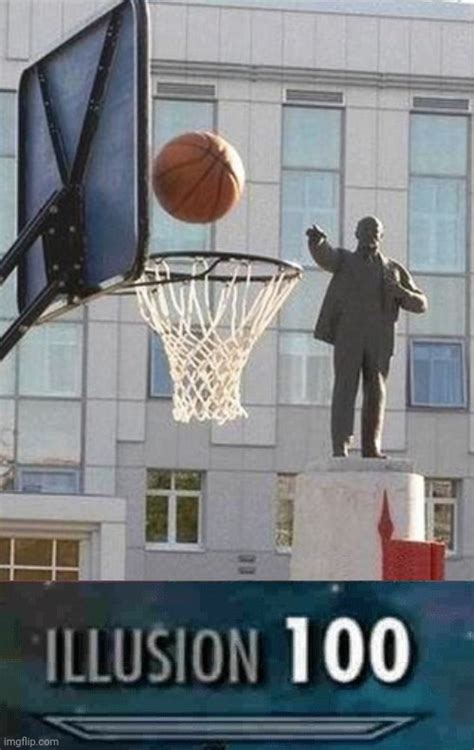 Optical Illusion Statue Playing Basketball Imgflip