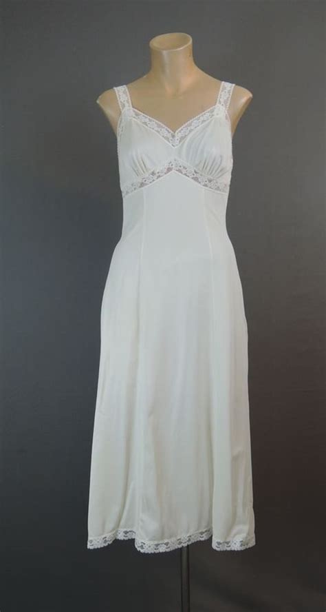 Vintage Full Slip 1960s White With Stretch Lace Straps 34t Dandelion Vintage Trendy Dresses