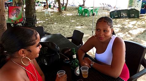 🇩🇴 Sexy Latinas Play Beer Pong For 2000 Pesos 🏆🍺🏓 Dominican Republic Playa Sosua Beach