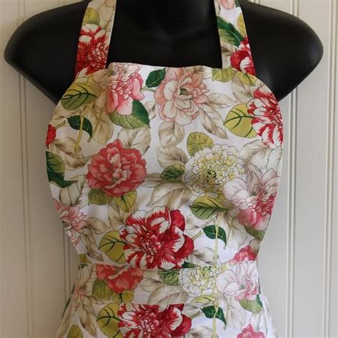 Beautiful Floral Apron For Women Fabric Flower And Ruffled Lace Lined Bodice Retro Style