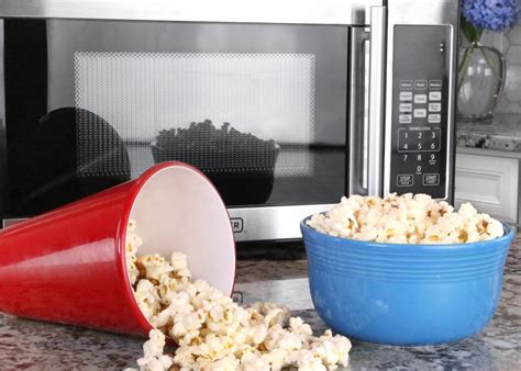 Heres How To Make Your Own Microwave Popcorn Simplemost