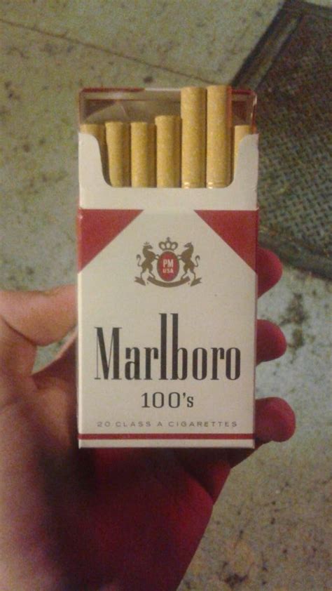 Marlboro Red 100 S Gotta Love That Classic Marlboro Packaging Cigarettes