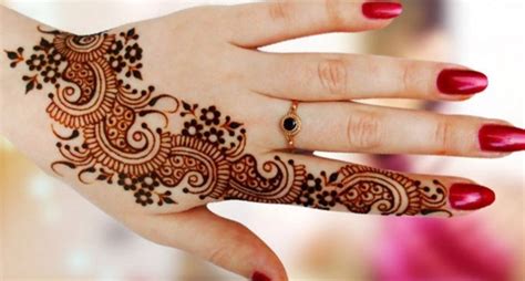 Astaga mudahnya memakai henna dengan 5 cara ini. Anjuran Memakai Henna Bagi Wanita - seruni.id