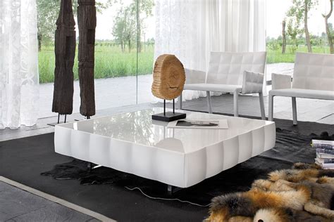Create a zen and modern living space, indoor or outdoor or indoor, with the kos coffee table. Tonin Casa coffee table Venice 8264 - Coffee Table