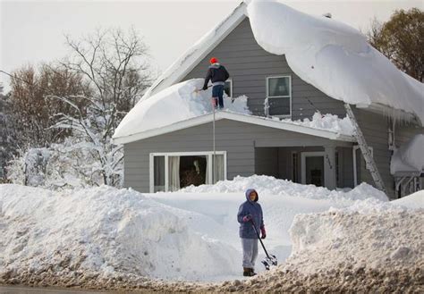 Deadly Storm Dumps Nearly 6 Feet Of Snow On Upstate Ny