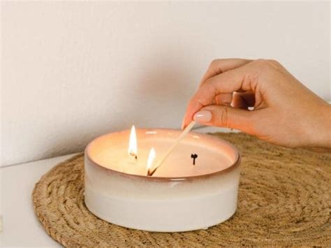 Can Candles Get Rid Of Smells Answered Onehappylemon