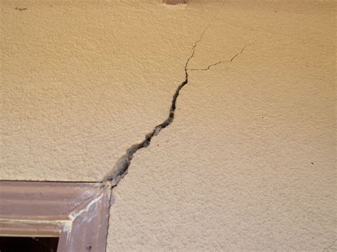 How To Fix Hairline Stucco Cracks Unugtp
