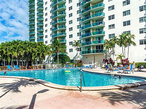 Top 9 Hotels With Pool In Sunny Isles Beach