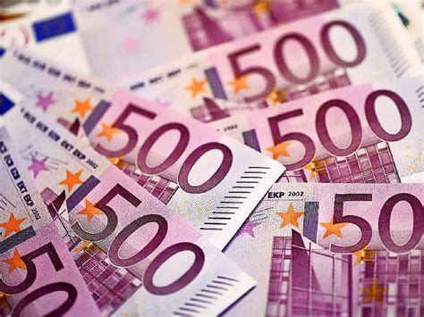 Ja es gibt wahrscheinlich noch viele scheine die im umlauf sind. Warum lieben die Griechen den 500-Euro-Schein ...
