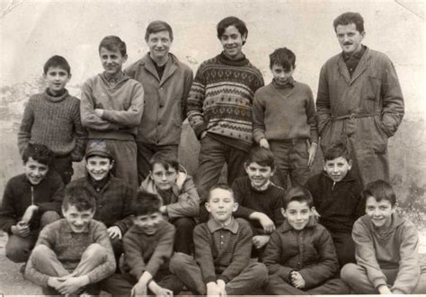 Arrosée par la cèze, cette petite ville doit son existence au développement du bassin houiller des cévennes qui connut son apogée au xixe siècle. Photo de classe Ecole de la cantonade de 1967, Ecole La ...