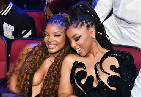 Our Favorite Loc Hairstyles Rocked By Chloe And Halle Bailey Young Hollywood