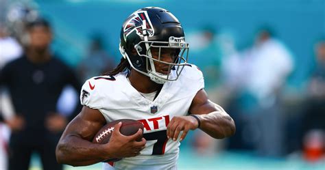 Fantasy Football 2023: Best Strategy for Each Pick in 12-Team Mock