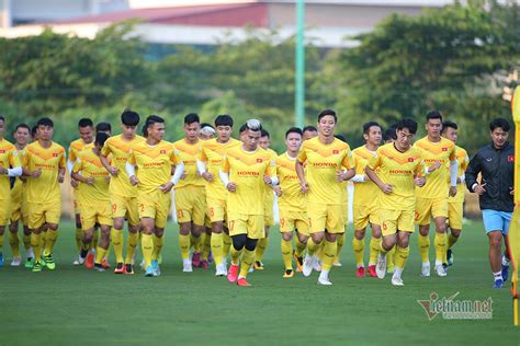 Liên đoàn bóng đá việt nam (vff) và hlv park hang seo đã chính thức chốt thời điểm công bố danh sách tập trung của đt việt nam. Cận cảnh buổi tập đầu của tuyển Việt Nam năm 2020 - VietNamNet