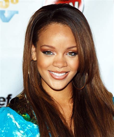 Rihannas Jaw Dropping Beauty Evolution Rihanna Rihannahair Longhair