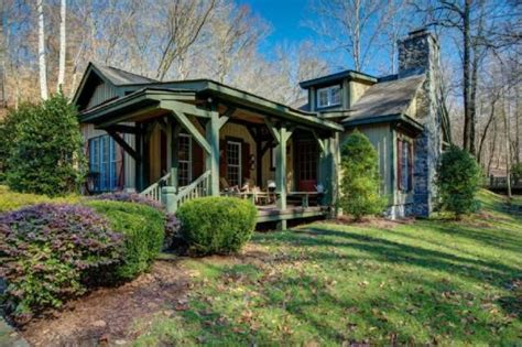 How much does it cost to become a real estate agent in tennessee? A Farm of Miranda Lambert's Own Near Nashville