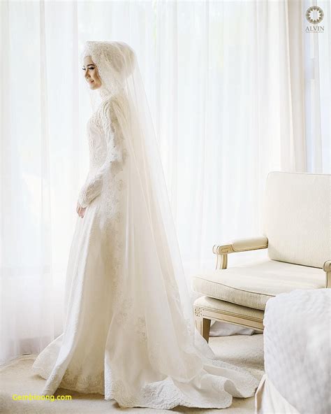 Profesional wedding dress importir since 2011 whatsapp +6285647451724 ⭐ 2nd account @xpbridal2 khusus gaun under 4 juta grosir disc 25% www.tokopedia.com/weddinggown. Gaun Pengantin Berhijab Lovely Tips Fashion Model Baju ...