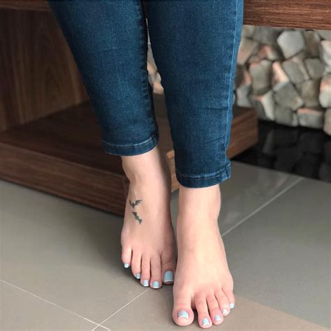 Girl S Feet Lover — Beautiful Long Toes Luna