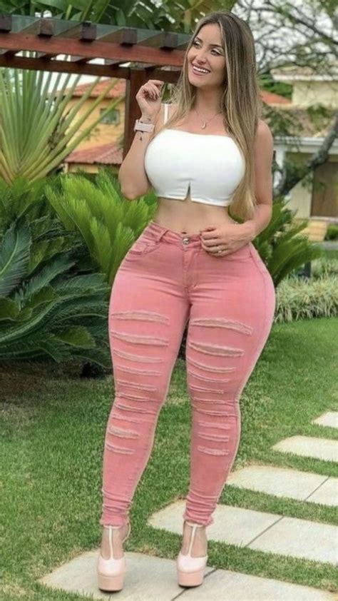 thick girls outfits tight jeans girls voluptuous women curvy girl outfits curvy women