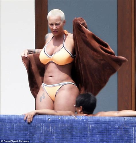 Amber Rose In Bikini After Visiting Hookah Bar In Mexico Daily Mail