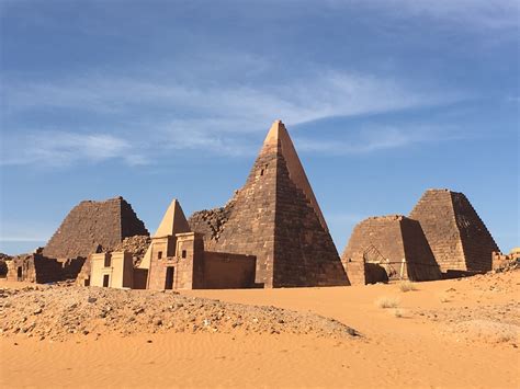 The Forgotten Pyramids Of Meroe Sudan Pyramids Pyramids Ancient Images