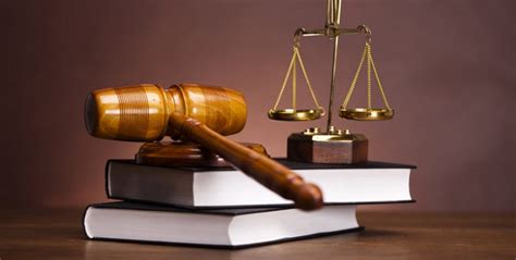 Quelle voie choisir pour votre métier avocat ou juriste