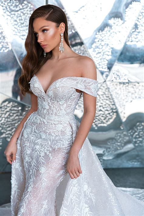 See more ideas about vegas wedding dress, las vegas wedding dresses, wedding dresses. Elegant Wedding Dress Styles for Getting Married in Las ...