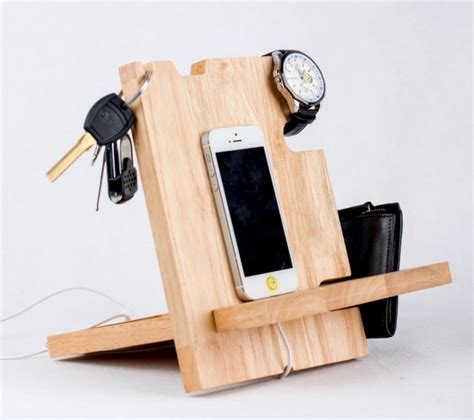 Reclaimed Pallet Cell Phone Holders Recycled Crafts