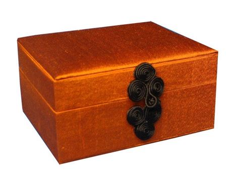 Thai Silk T Box And Chinese Button Luxury Wedding Invitations