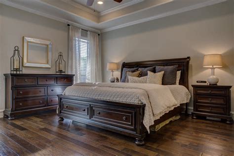 One of the most prominent elements of your home's interior both functionally and let's take a look at the benefits and challenges of using carpeting and hardwood flooring for your next bedroom remodeling project. Hardwood Flooring in Bedrooms Pros and Cons