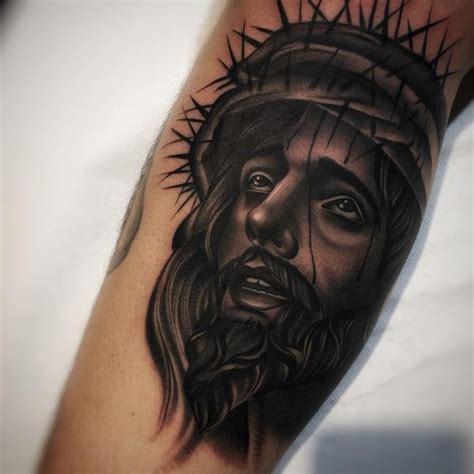 You do not want to hurt anyone's feelings by wearing jesus tattoo on the inappropriate body part. 55+ Best Jesus Christ Tattoo Designs & Meanings - Find ...