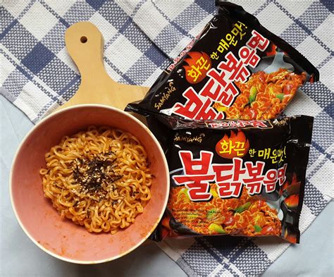 Campur kentang dengan keju dan kaldu serta 1 kuning telur lalu aduk rata. Woow Terbukti!!! Cara Membuat Mie Samyang dengan Aneka Resep