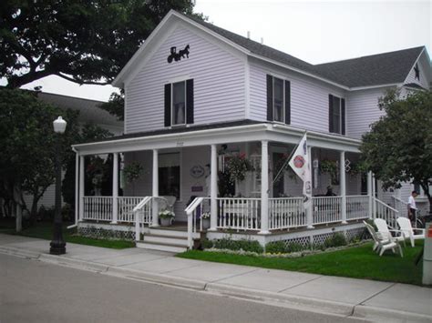 Lilac House Bed And Breakfast Bandb Reviews Mackinac Island Mi