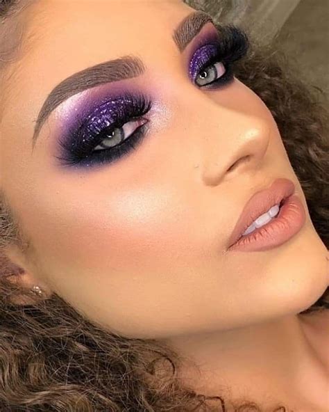 Pin By Diana Tobón On Maquillaje Purple Makeup Purple Makeup Looks