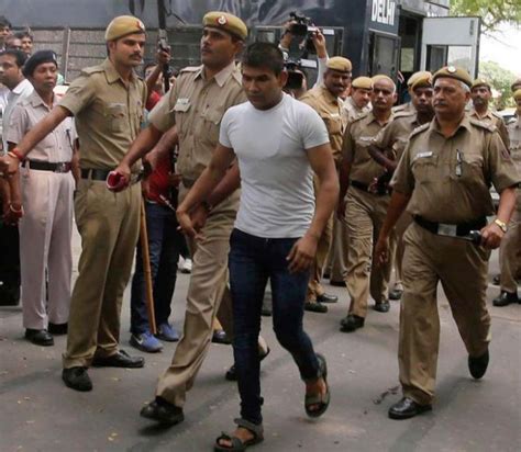 Nirbhaya Convict Vinay Sharma Tries To Hurt Self India News