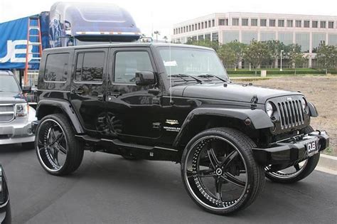 Ein jeep mit durchstieg ins dachzelt. Fahrwerk und Reifen, die richtige Kombination - Wrangler ...