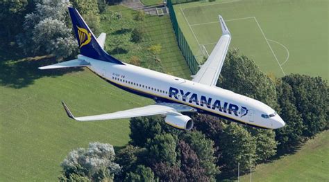 Welcome aboard please dm @askryanair for customer support. Ryanair vluchten - Vliegtuig Volgen met Vliegtuig Radar 24