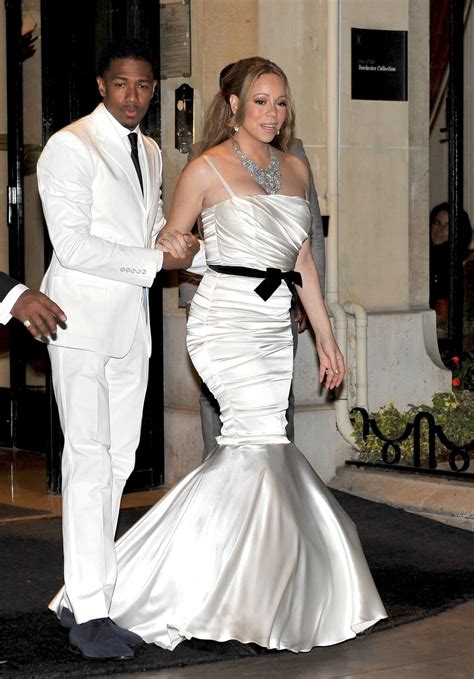Las futuras novias no paran de mirar tiendas y revistas para ver las últimas tendencias en vestidos y así poder elegir el suyo de la forma más acertada. Los vestidos de novia más feos de las famosas - Chic