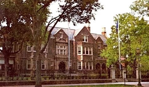 It is the third structure in raleigh to serve in that capacity since the city's. Governor's Mansion on Summit Avenue - St. Paul, Minnesota ...