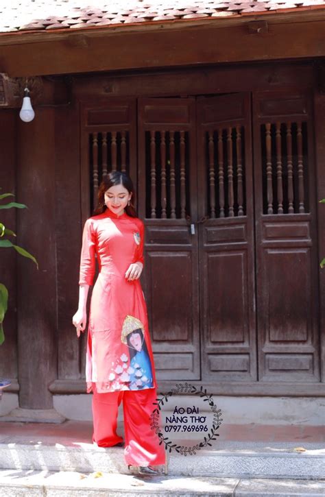 Tết đến xuân sang là dịp để mọi người trưng diện những bộ áo dài lộng lẫy. 99 mẫu Áo Dài Cách Tân Lửng Tết 2021