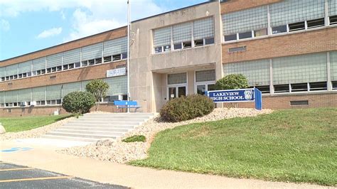 Group Of Lakeview High School Parents Pushing For Full Time In Person