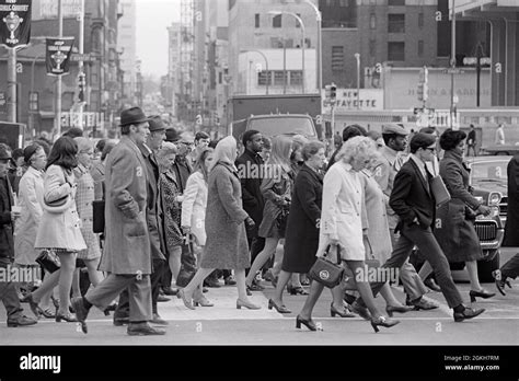 People Crowd Walking Same Direction Hi Res Stock Photography And Images