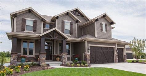 Foundry specialty siding (263) fypon (1280) gaf (4) holmes manufacturing (1) lp building products (30) lomanco (141) mastic home exteriors (1382) mid america components (161) niles building products (1) ply gem (2246) provia stone (263) quality edge (33) quikrete (3) royal building products (549) stonecraft (1) tando (289) Castle Stone Exterior Siding On Home | Home Exterior