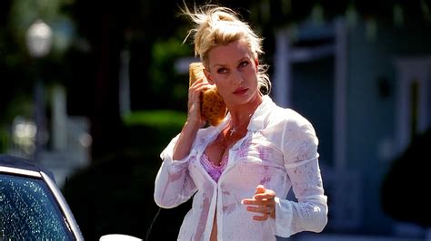 Edie Tries To Seduce Mike Desperate Housewives 1x04 Youtube