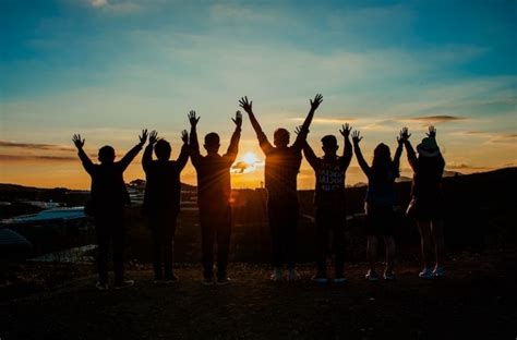 How To Build A Social Circle Of New Friends For A Better Life