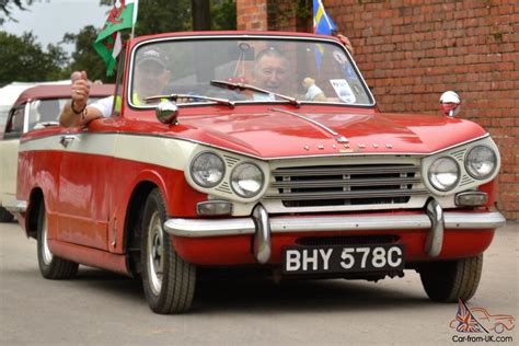 Le script de la vidéo « attention avec la vitesse auto sur un fuji ». Triumph Vitesse - car classics
