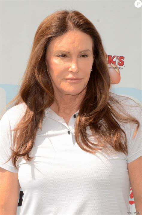 Caitlyn jenner is throwing her hat in the ring to become the next governor of california. Caitlyn Jenner participe à la compétition de golf organisée par la Fondation George Lopez au ...
