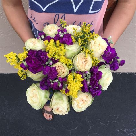 The staff was friendly and also checked the roses to make sure that i was taking the good ones. Sunshine flowers Miami wholesale arrangements. | Diy ...